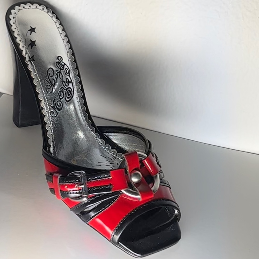Naughty Monkey Women's Freedom Rings Pump